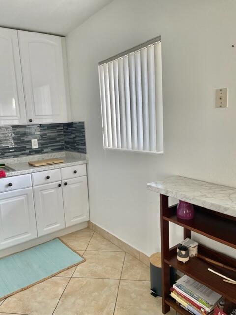 MURRY HILLS APT BLDG COND - Residential