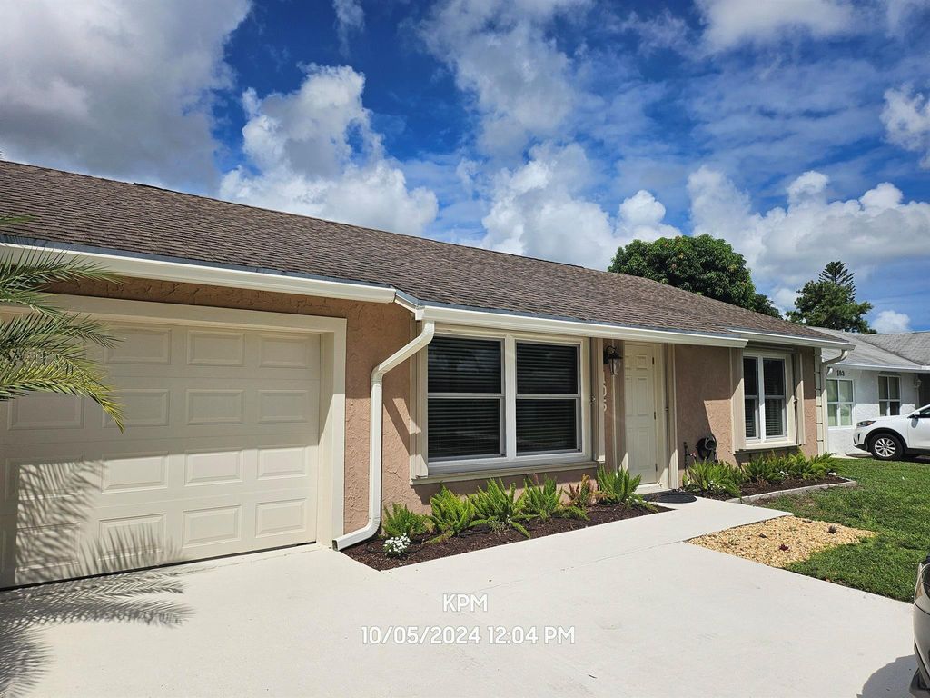 Photo of 105 Wingate Drive, Jupiter, FL 33458 (MLS # R11027340)