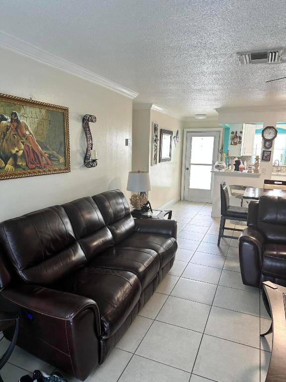 2847 Ashley Drive W H