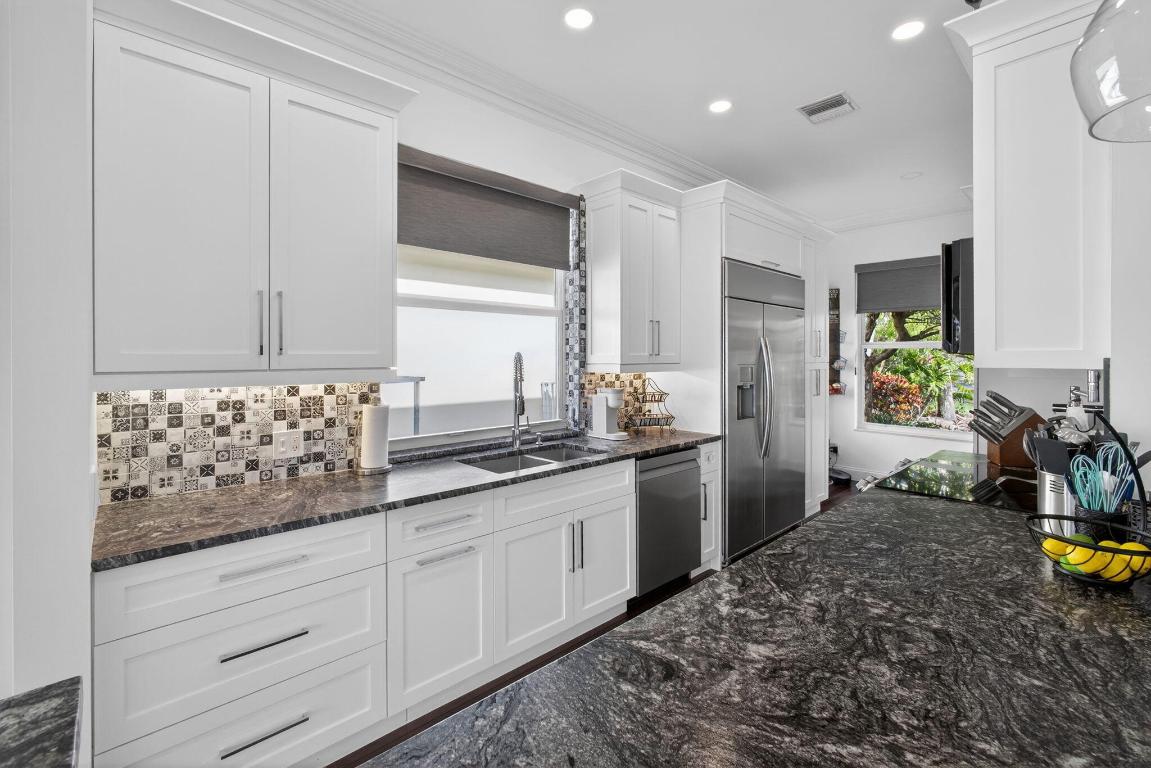 HAMPTONS AT MAPLEWOOD - Residential