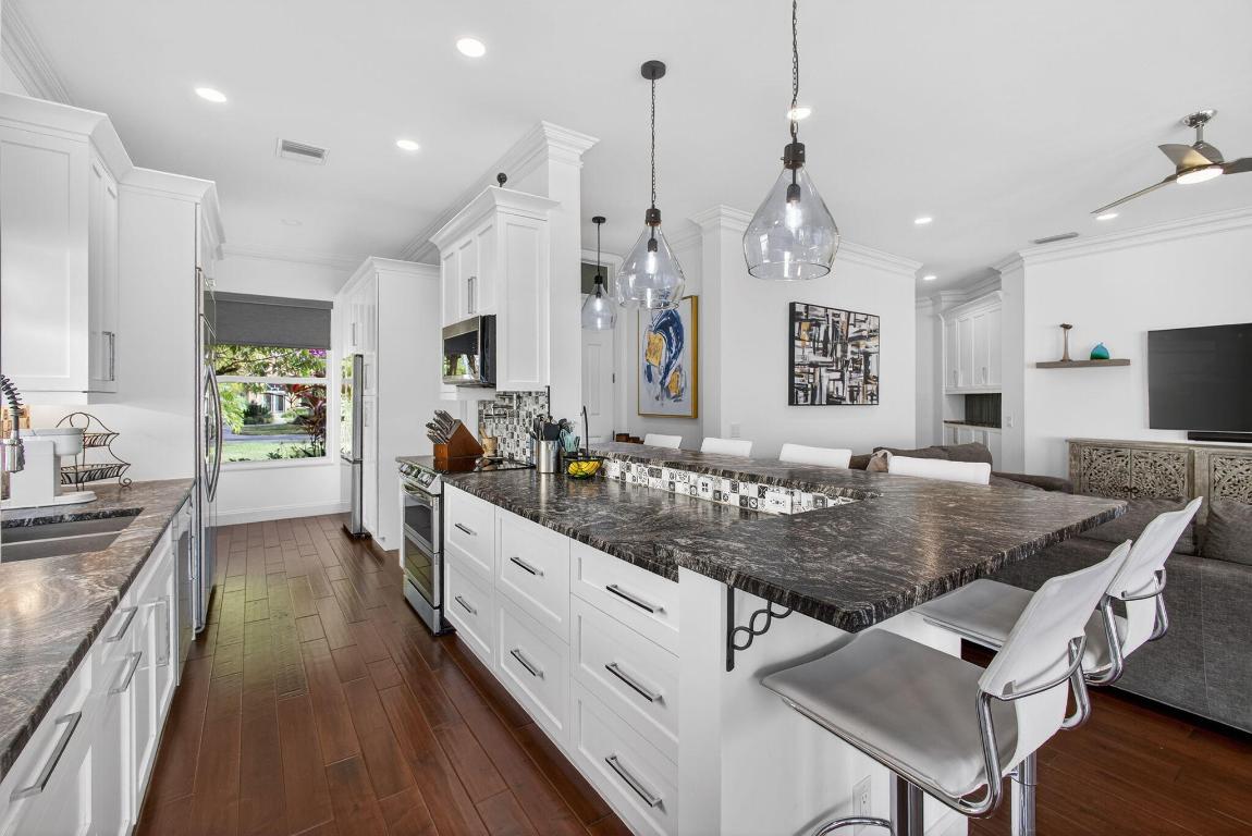 HAMPTONS AT MAPLEWOOD - Residential