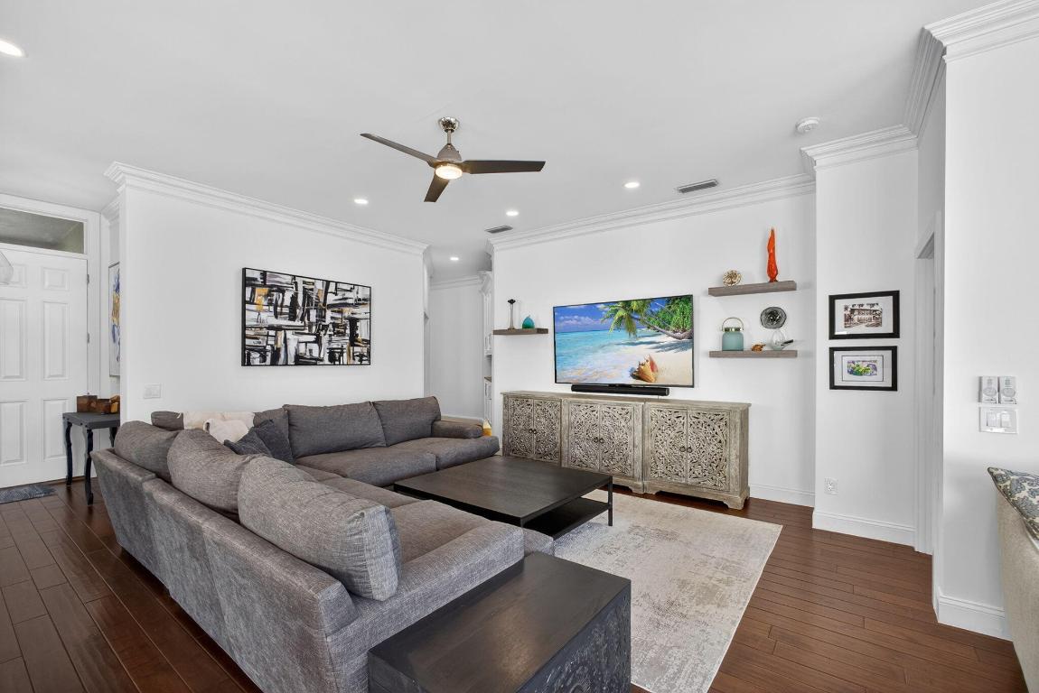 HAMPTONS AT MAPLEWOOD - Residential