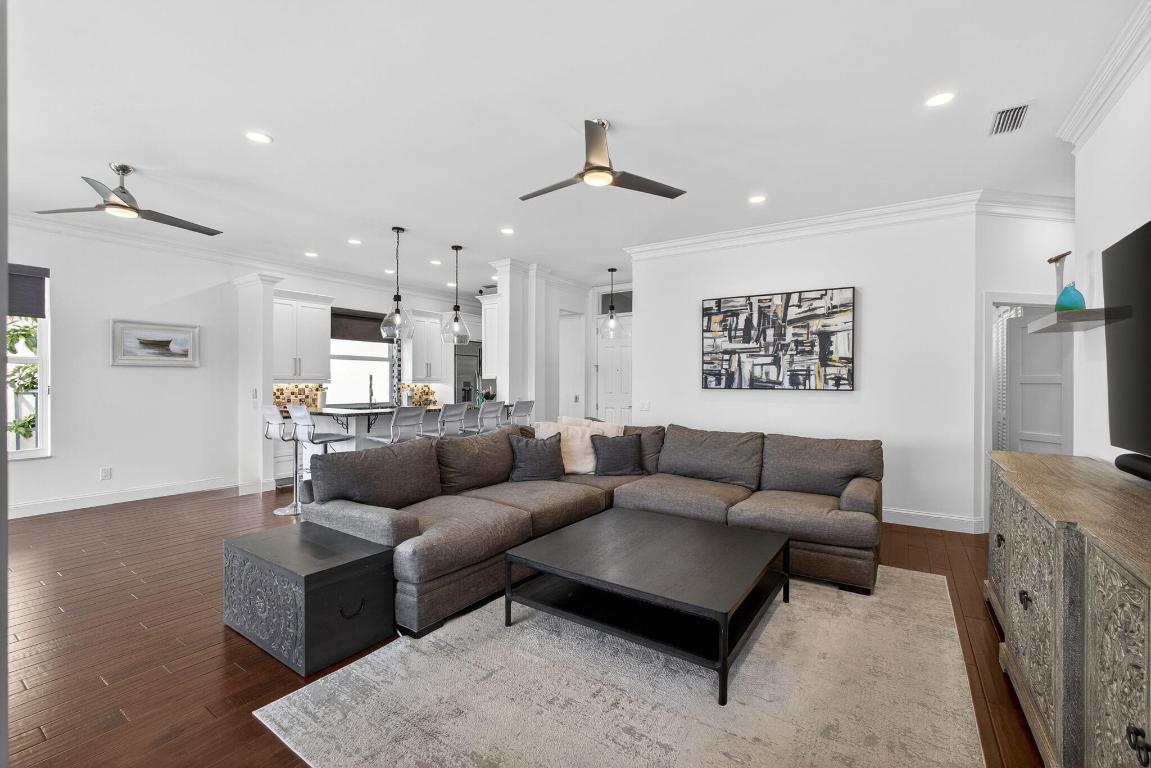 HAMPTONS AT MAPLEWOOD - Residential