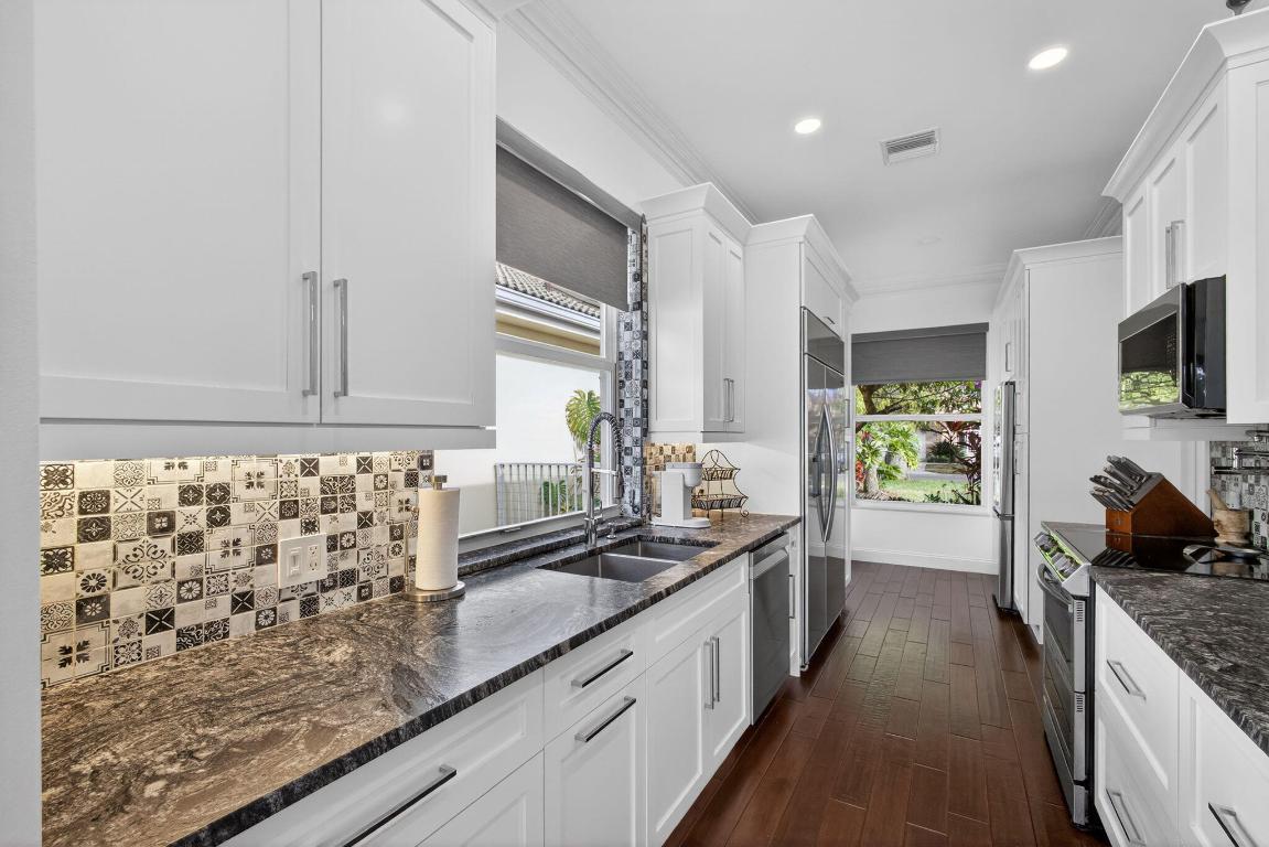 HAMPTONS AT MAPLEWOOD - Residential