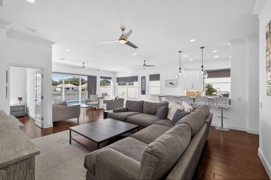 HAMPTONS AT MAPLEWOOD - Residential