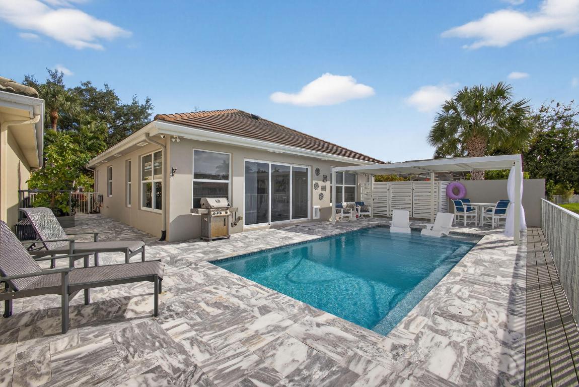 HAMPTONS AT MAPLEWOOD - Residential