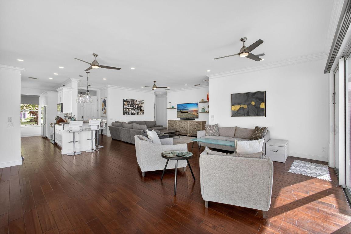 HAMPTONS AT MAPLEWOOD - Residential