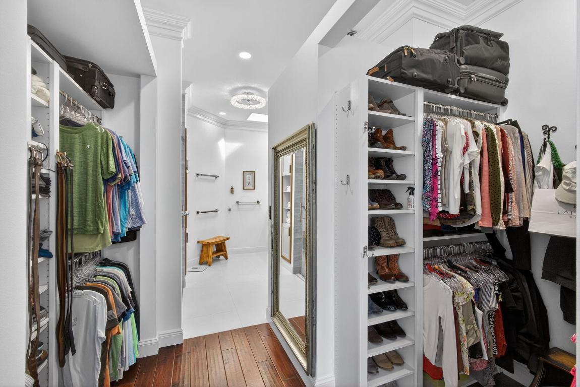 HAMPTONS AT MAPLEWOOD - Residential