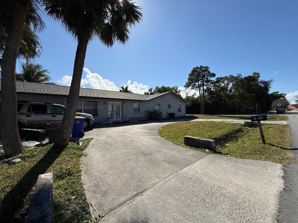 Photo of 2566 SE Bonita Street, Stuart, FL 34997 (MLS # R11157793)