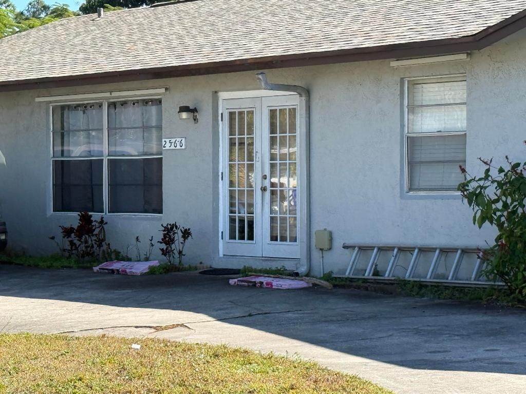 Photo of 2566 SE Bonita Street, Stuart, FL 34997 (MLS # R11157793)