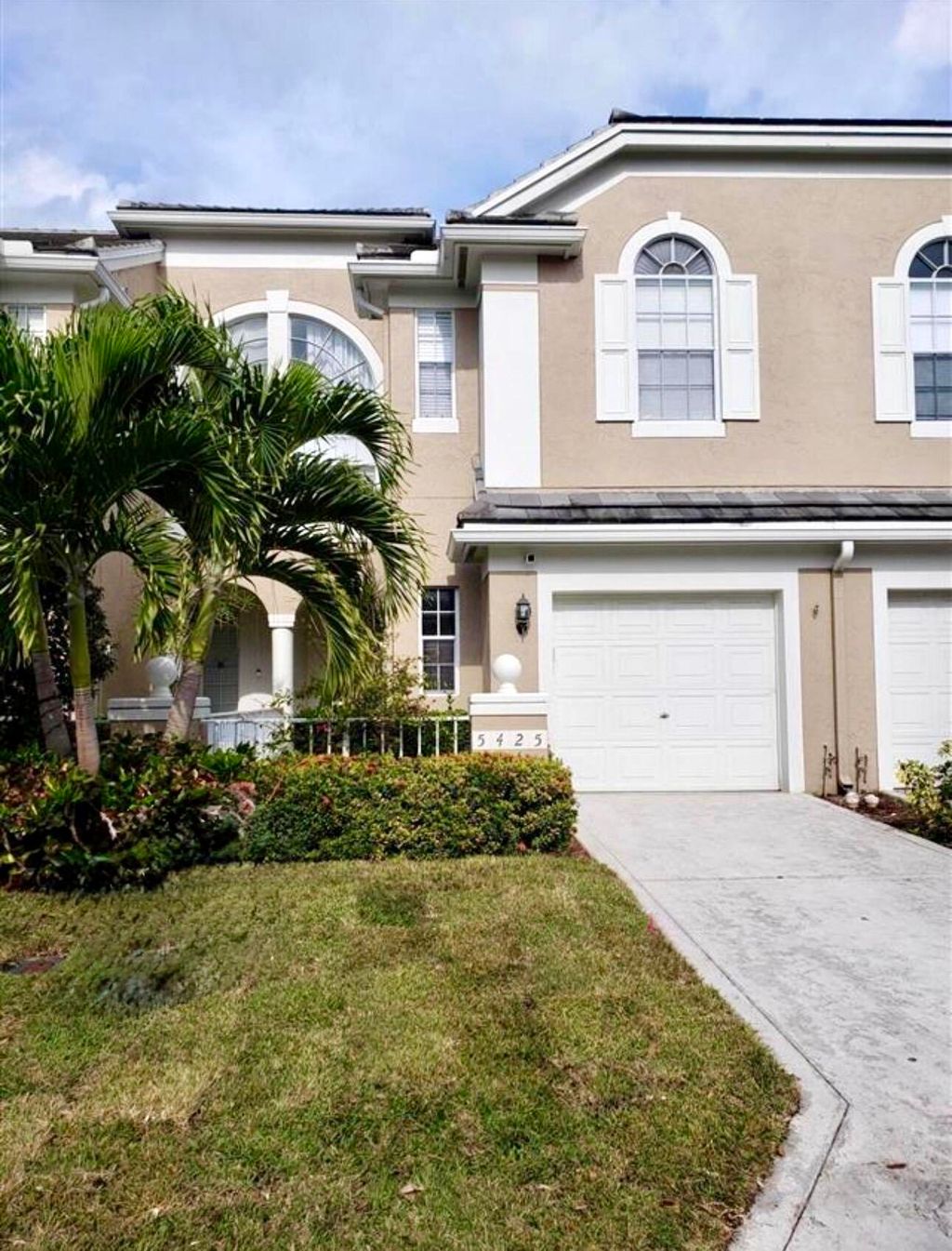 Photo of 5425 Grand Park Place, Boca Raton, FL 33486 (MLS # R11162576)