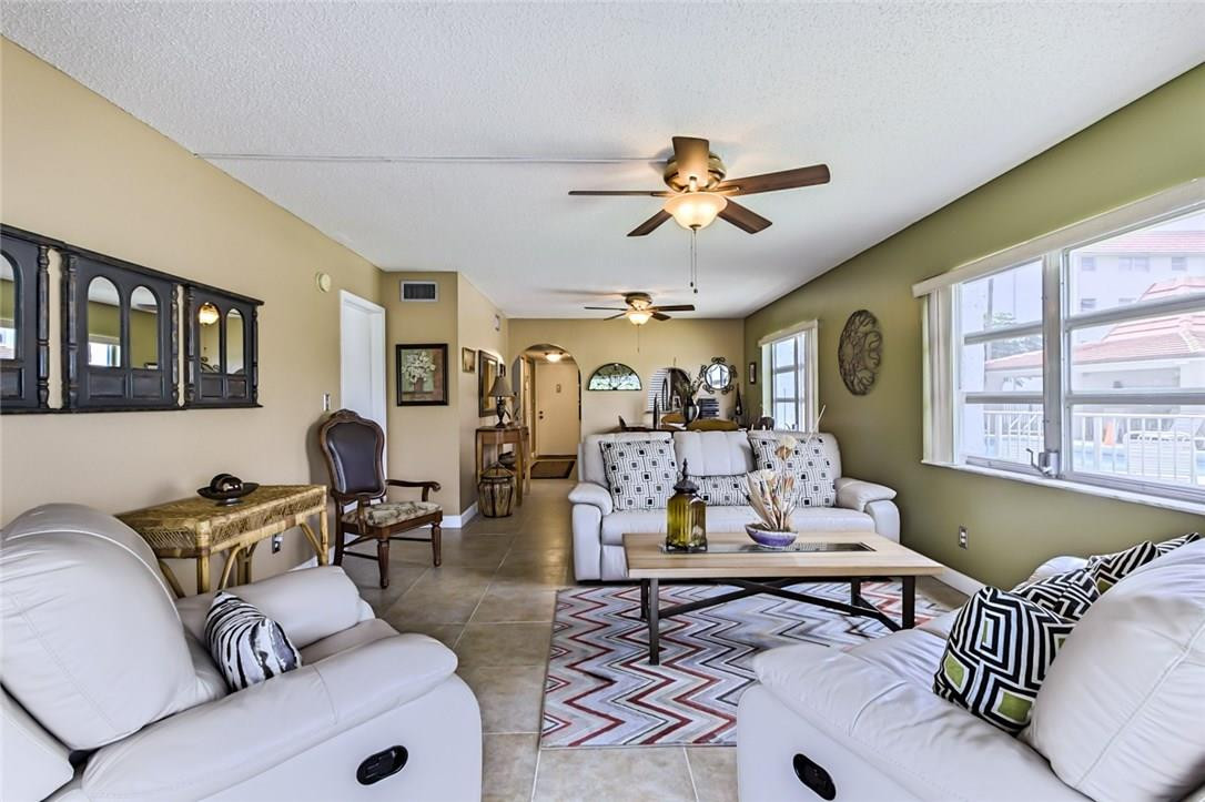 LAS VISTAS - Residential