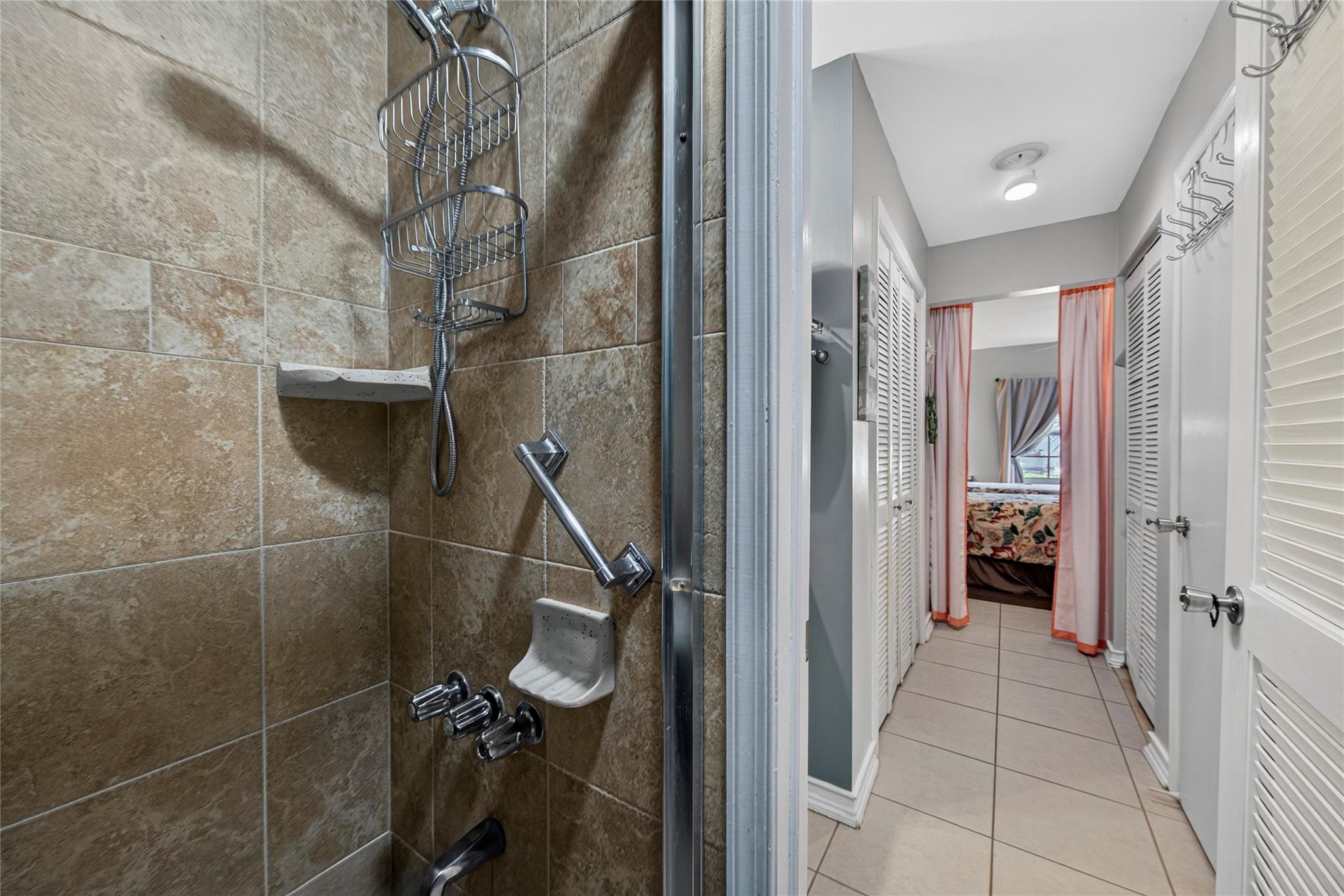 Bay Colony Club - Residential