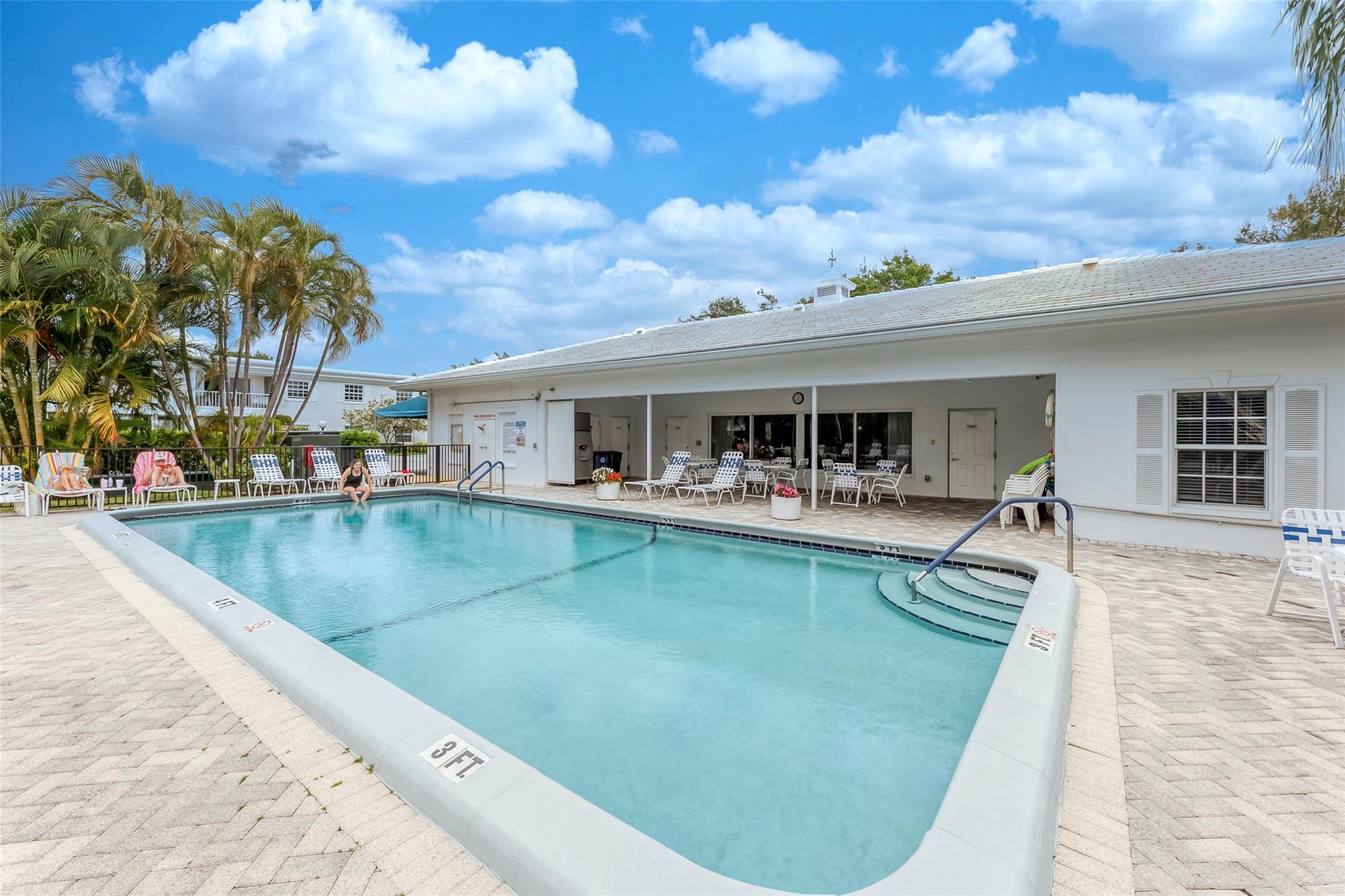 Bay Colony Club - Residential