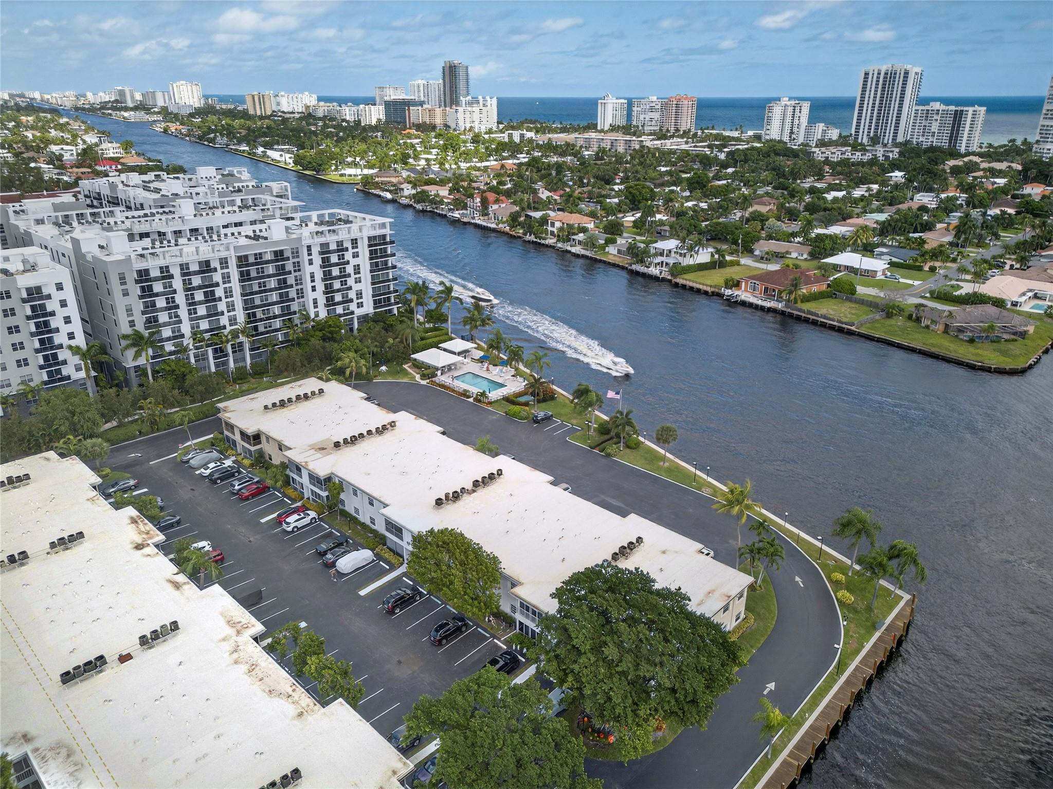 Bay Colony Club - Residential