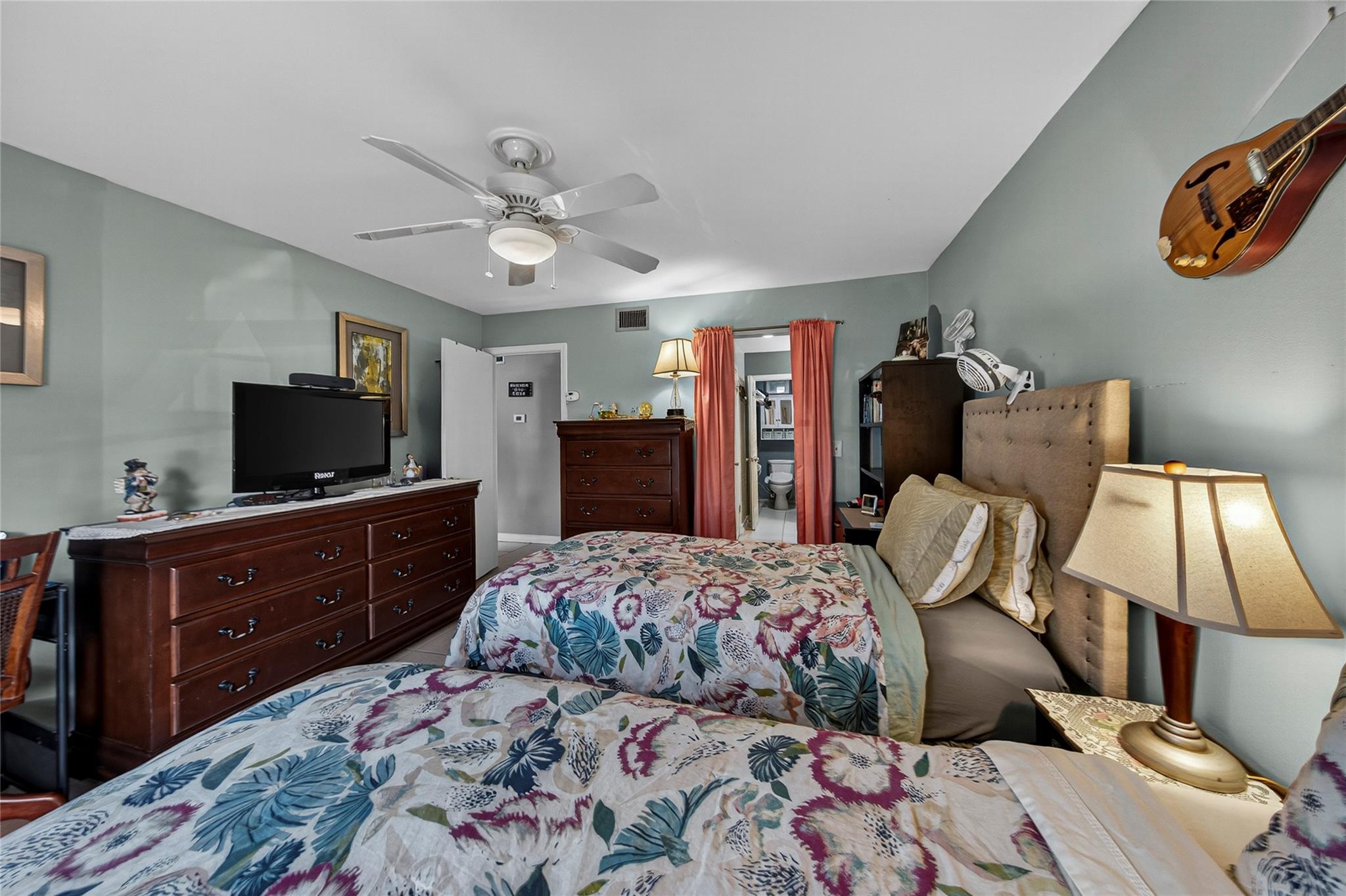 Bay Colony Club - Residential