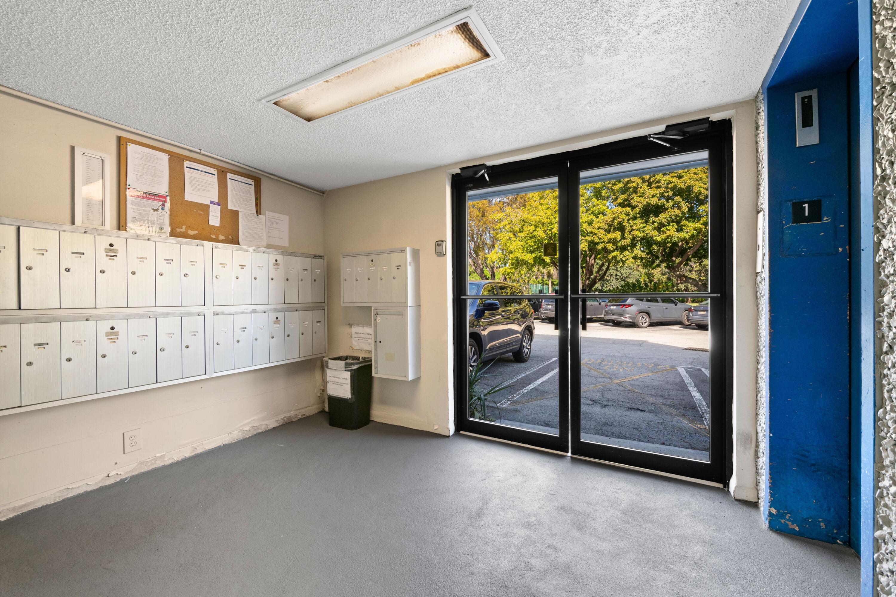 FOXWOOD HOLLOW AT CORAL SPRINGS - Residential