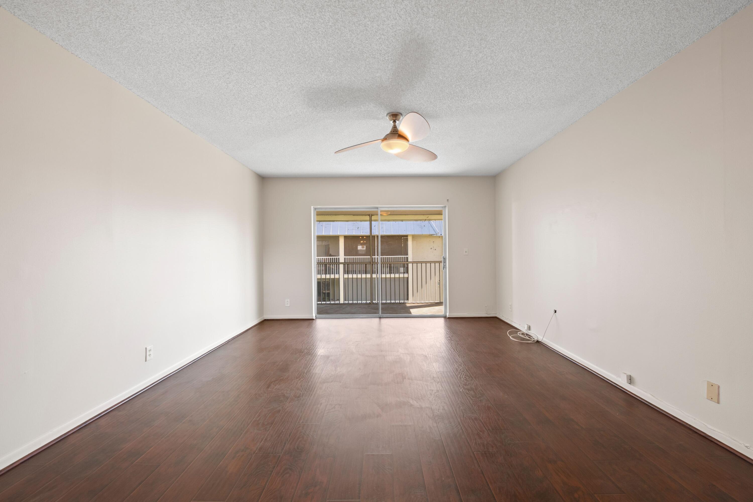 FOXWOOD HOLLOW AT CORAL SPRINGS - Residential