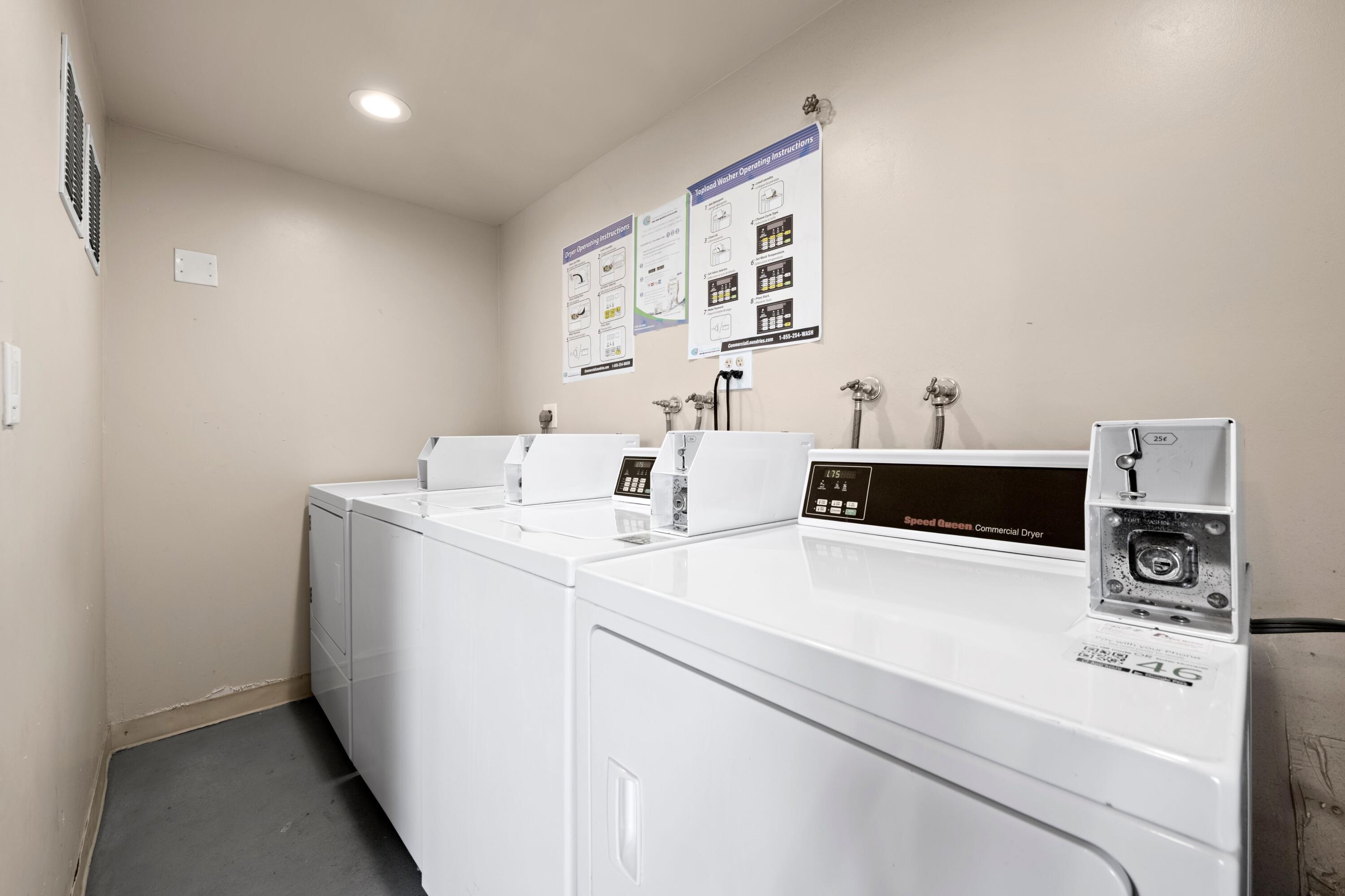 FOXWOOD HOLLOW AT CORAL SPRINGS - Residential
