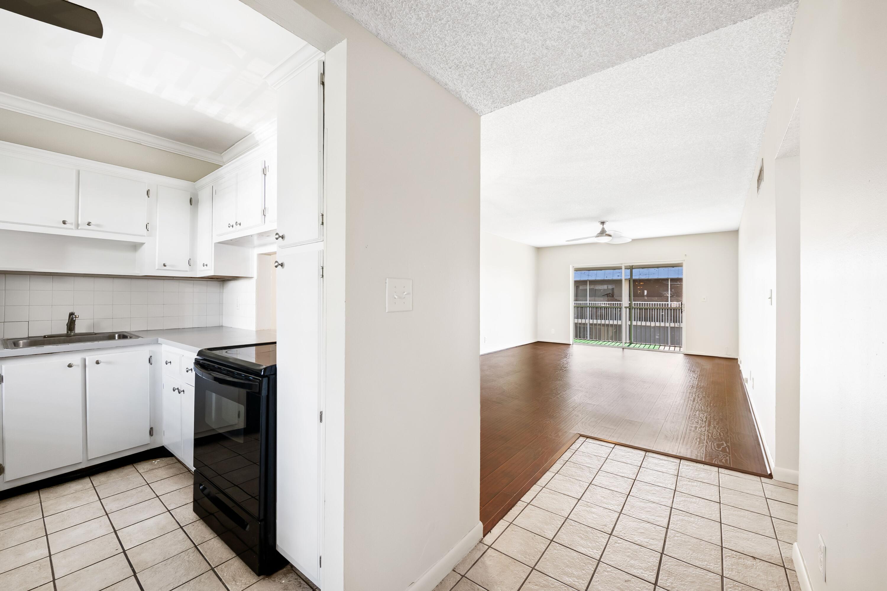 FOXWOOD HOLLOW AT CORAL SPRINGS - Residential