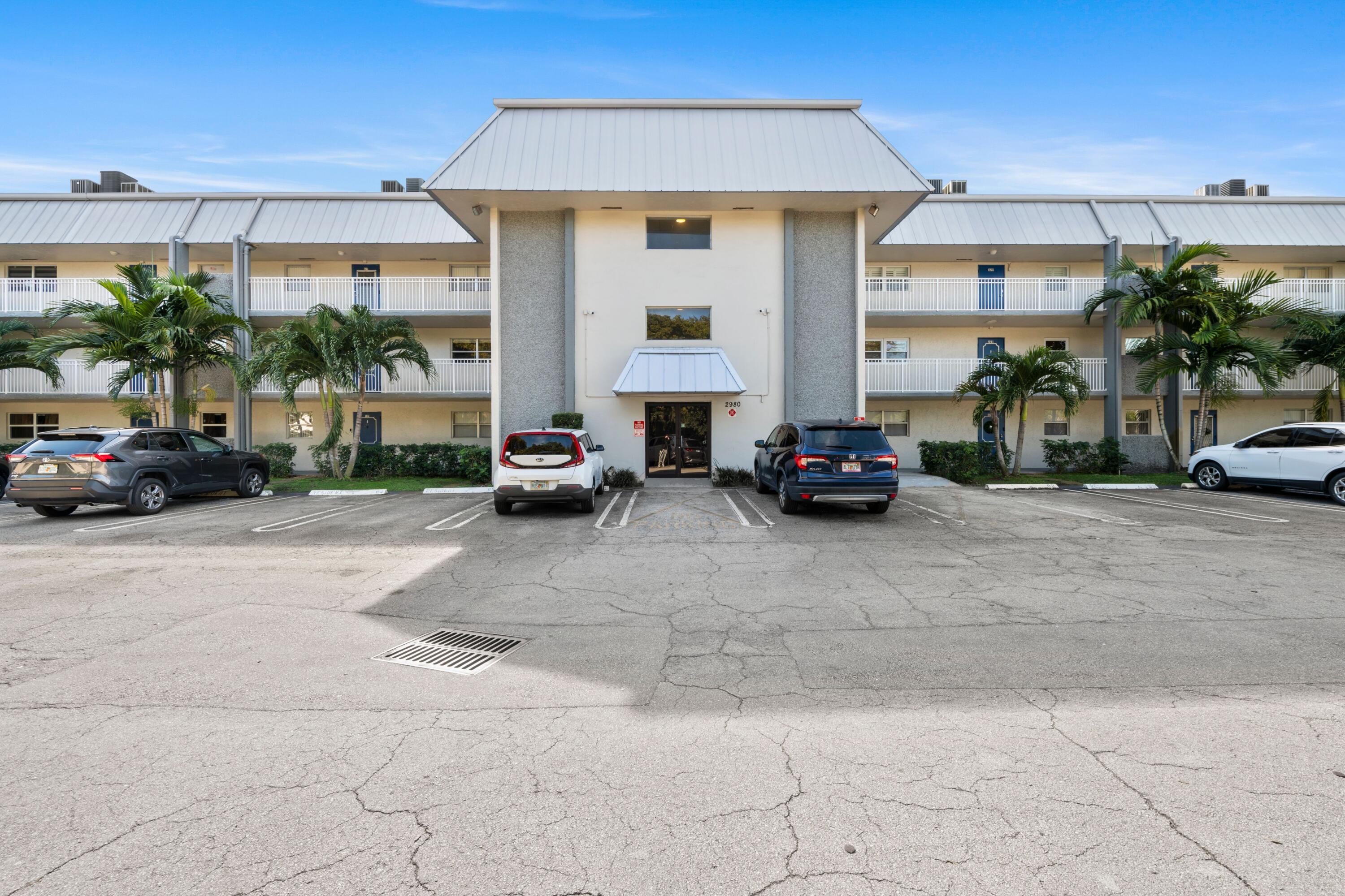FOXWOOD HOLLOW AT CORAL SPRINGS - Residential