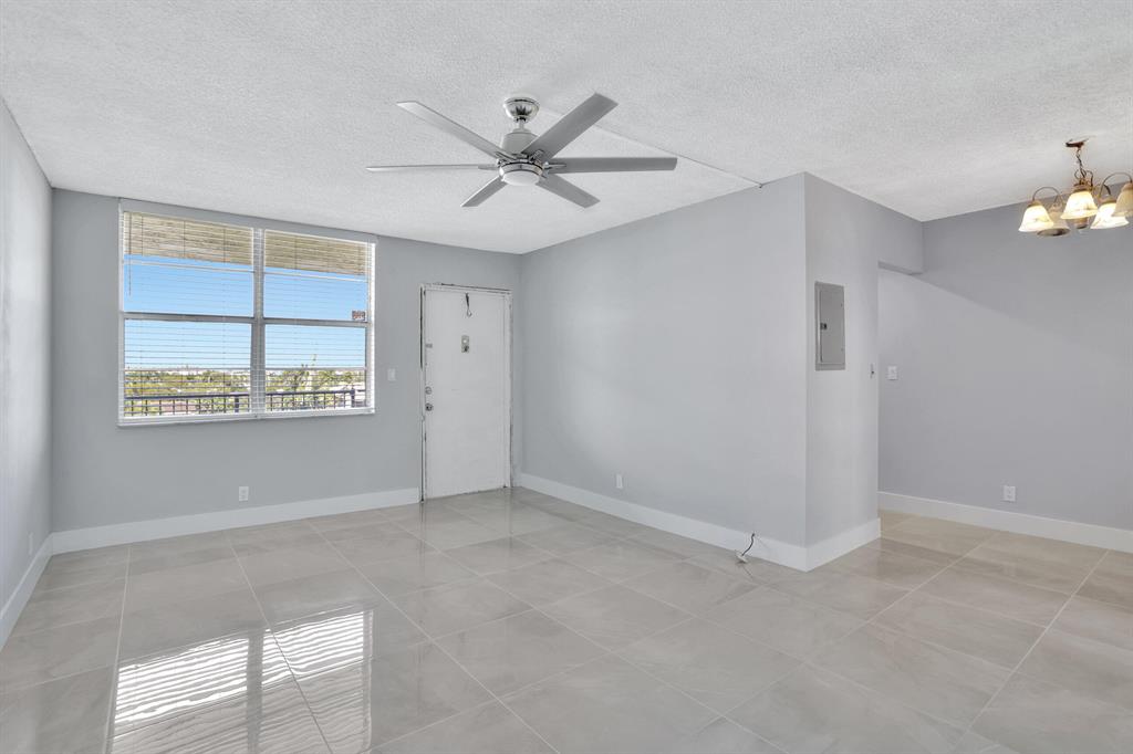 CASA VERANO CONDO - Residential Lease