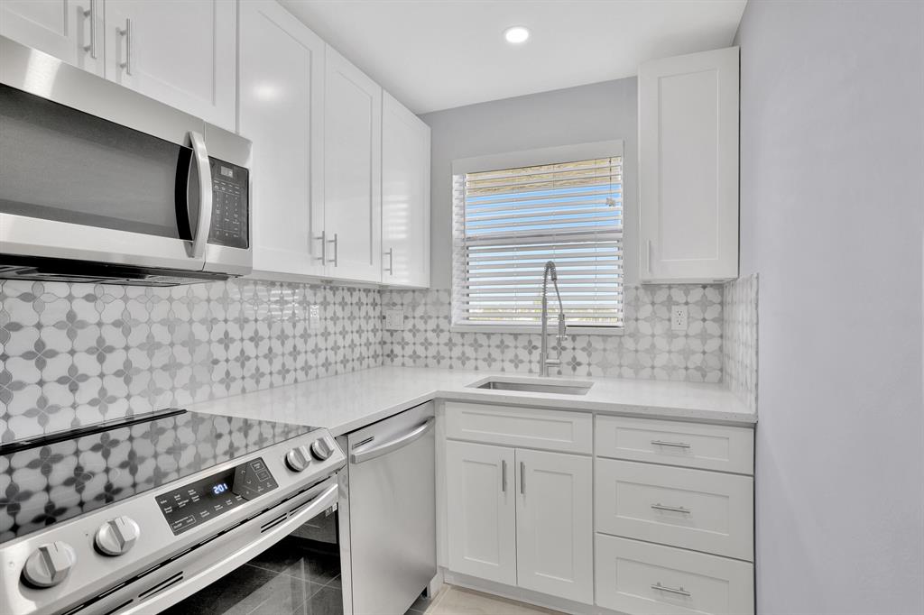 CASA VERANO CONDO - Residential Lease