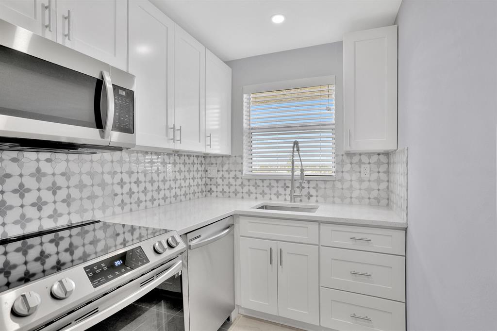 CASA VERANO CONDO - Residential Lease