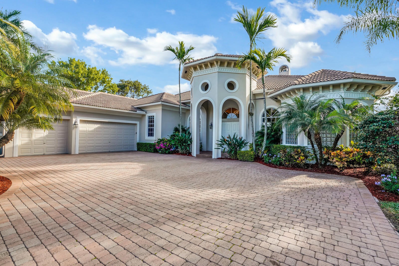 Properties 12537 Equine Lane