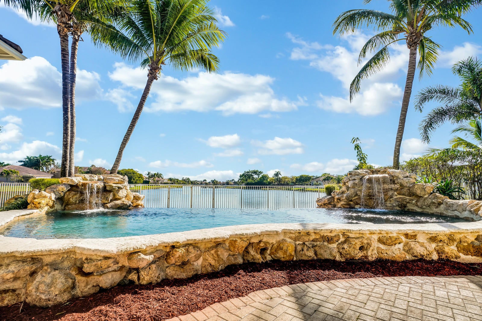 Properties 12537 Equine Lane