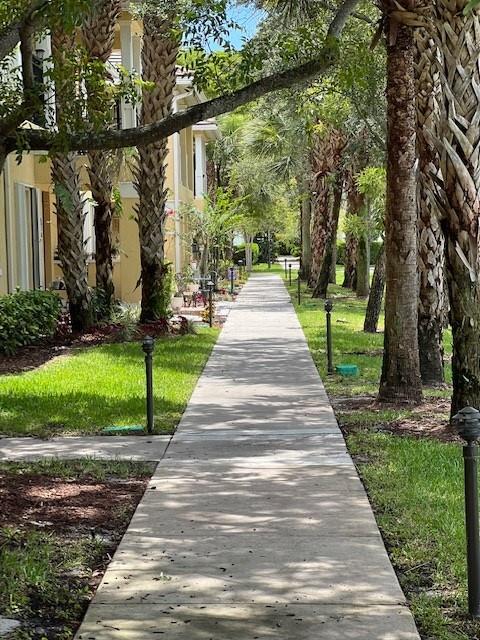 Paloma Lakes - Residential