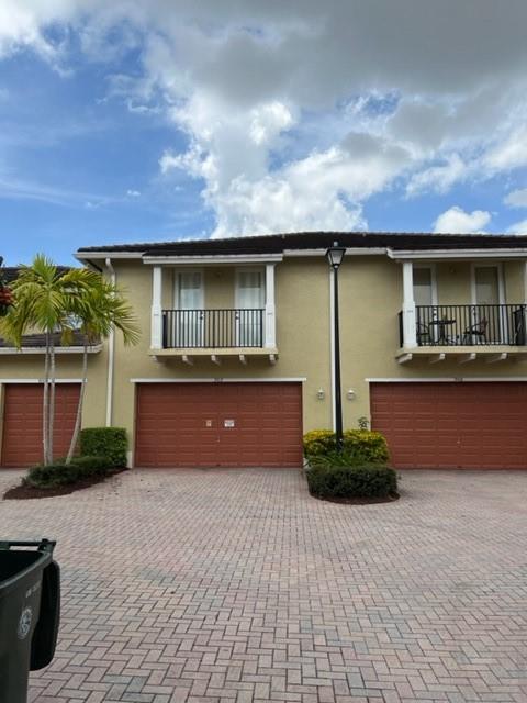 Paloma Lakes - Residential