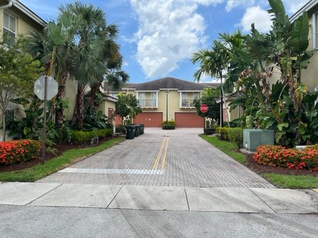 Paloma Lakes - Residential