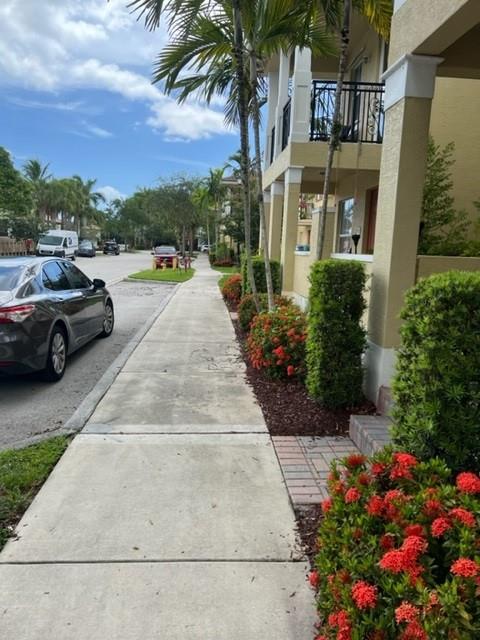 Paloma Lakes - Residential