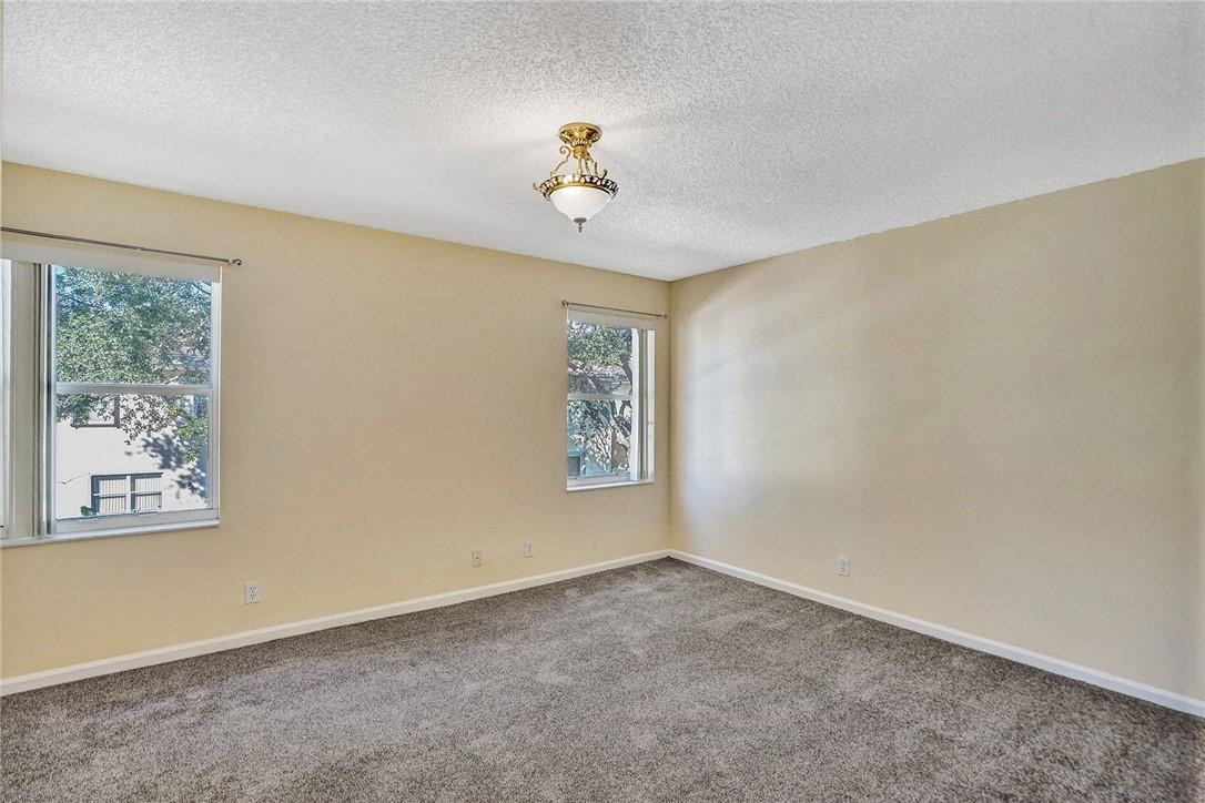 LYONS WEST - Residential
