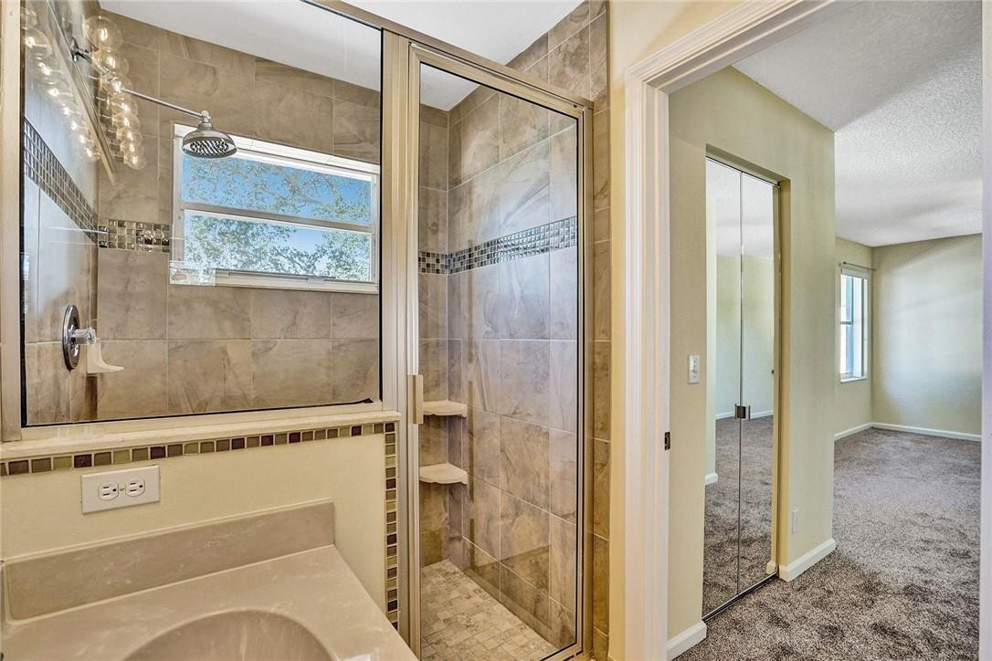 LYONS WEST - Residential