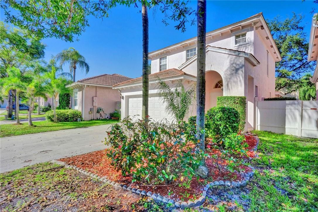 LYONS WEST - Residential
