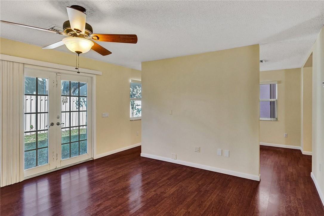 LYONS WEST - Residential