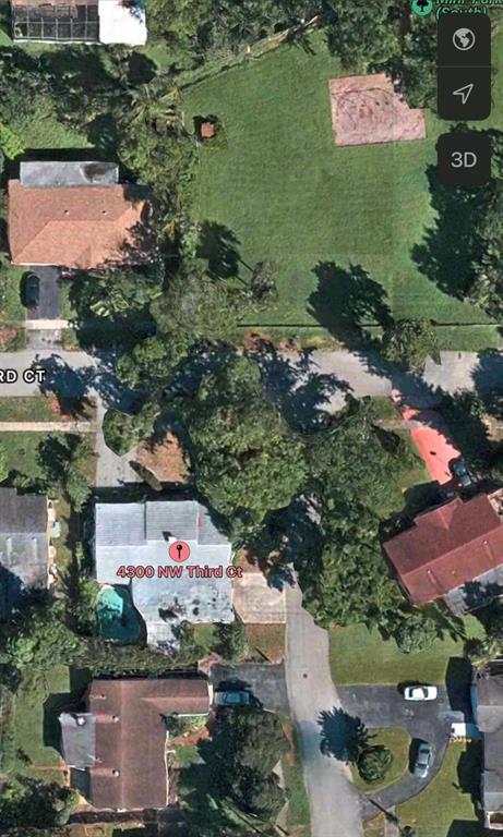 Investor probate special! Home needs full renovation, cash or renovation loans considered. Great, central location! Corner lot, across from a park on a private dead-end street.