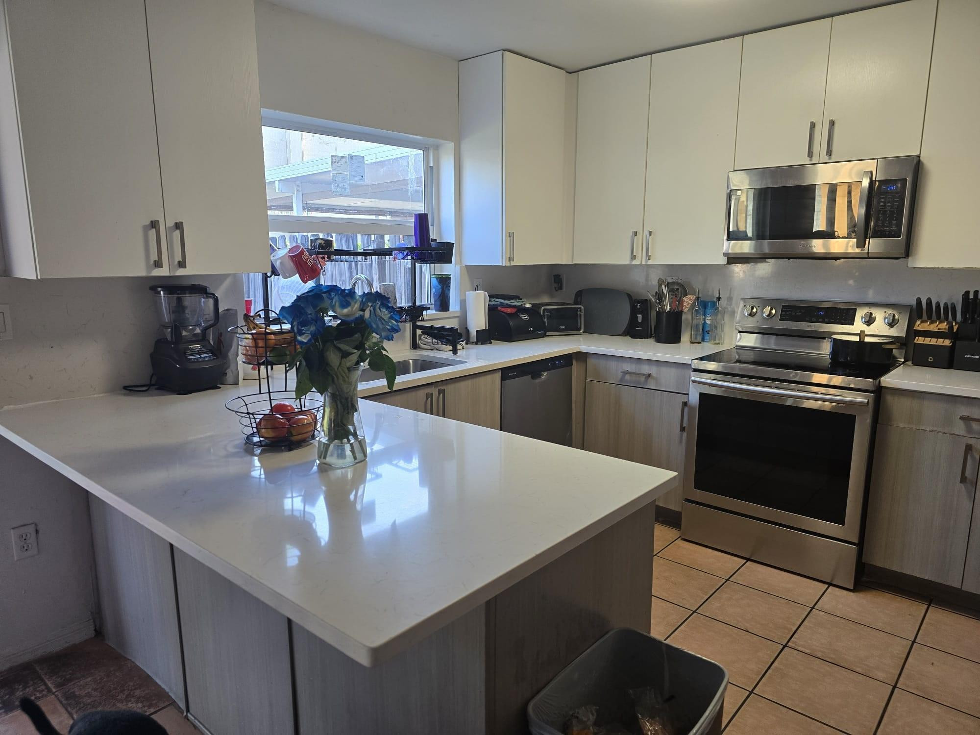LAKES ON THE GREEN GLYNN WEST 3 - Residential Lease