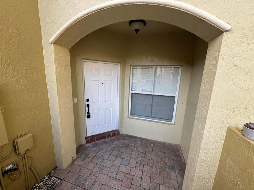 Photo of 162 Lake Monterey Circle, Boynton Beach, FL 33426 (MLS # B26057724)