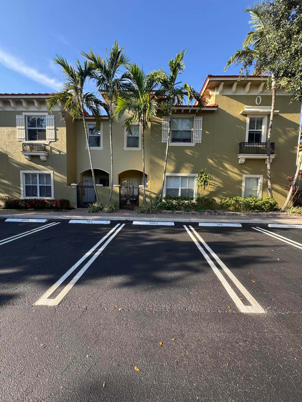 Photo of 162 Lake Monterey Circle, Boynton Beach, FL 33426 (MLS # B26057724)