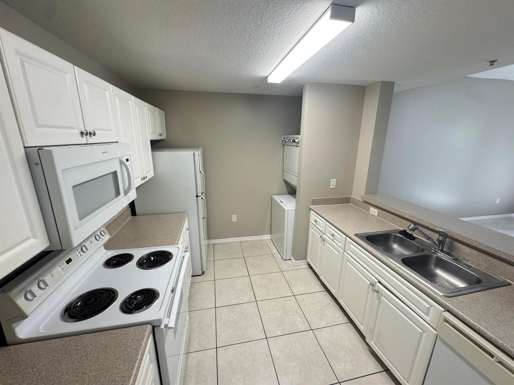 VILLAGE AT ABACOA CONDO - Residential Lease