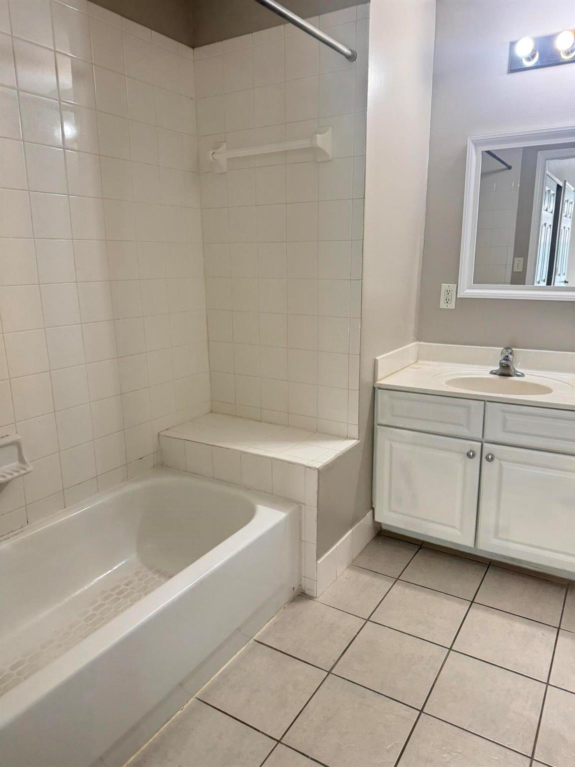 VILLAGE AT ABACOA CONDO - Residential Lease