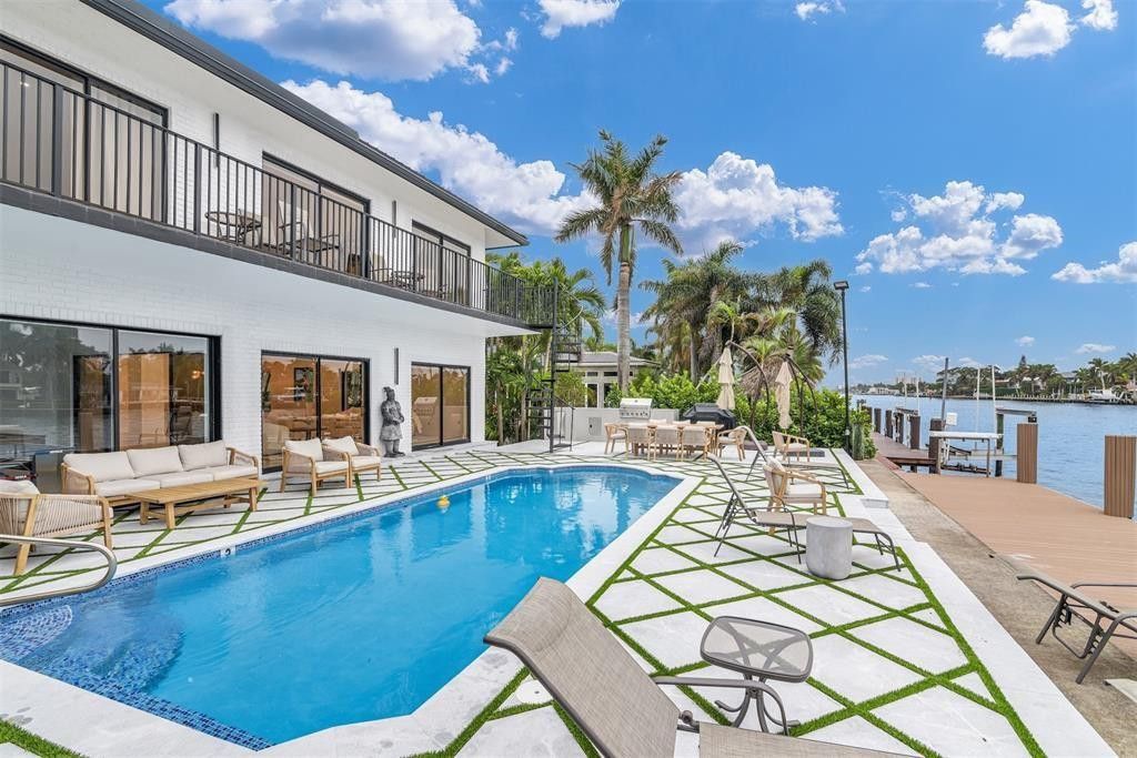 Photo of 319 S Riverside Drive, Pompano Beach, FL 33062 (MLS # B26030447)