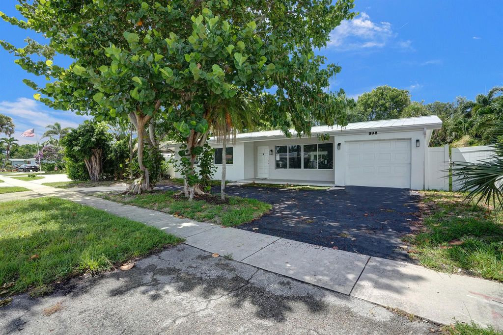 Photo of 998 W Camino Real Real, Boca Raton, FL 33486 (MLS # R11006270)