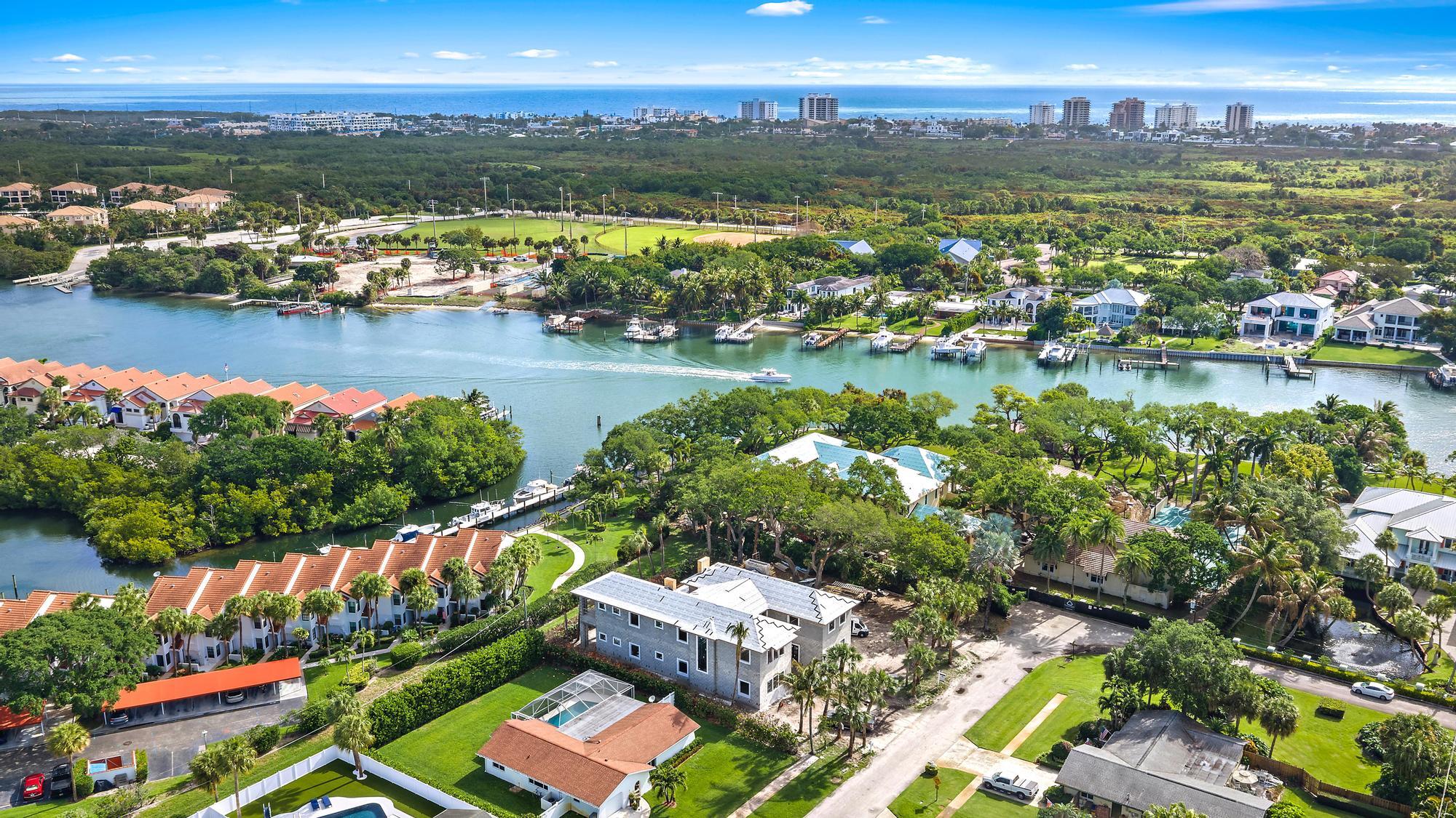 WINDSOR EST - Residential