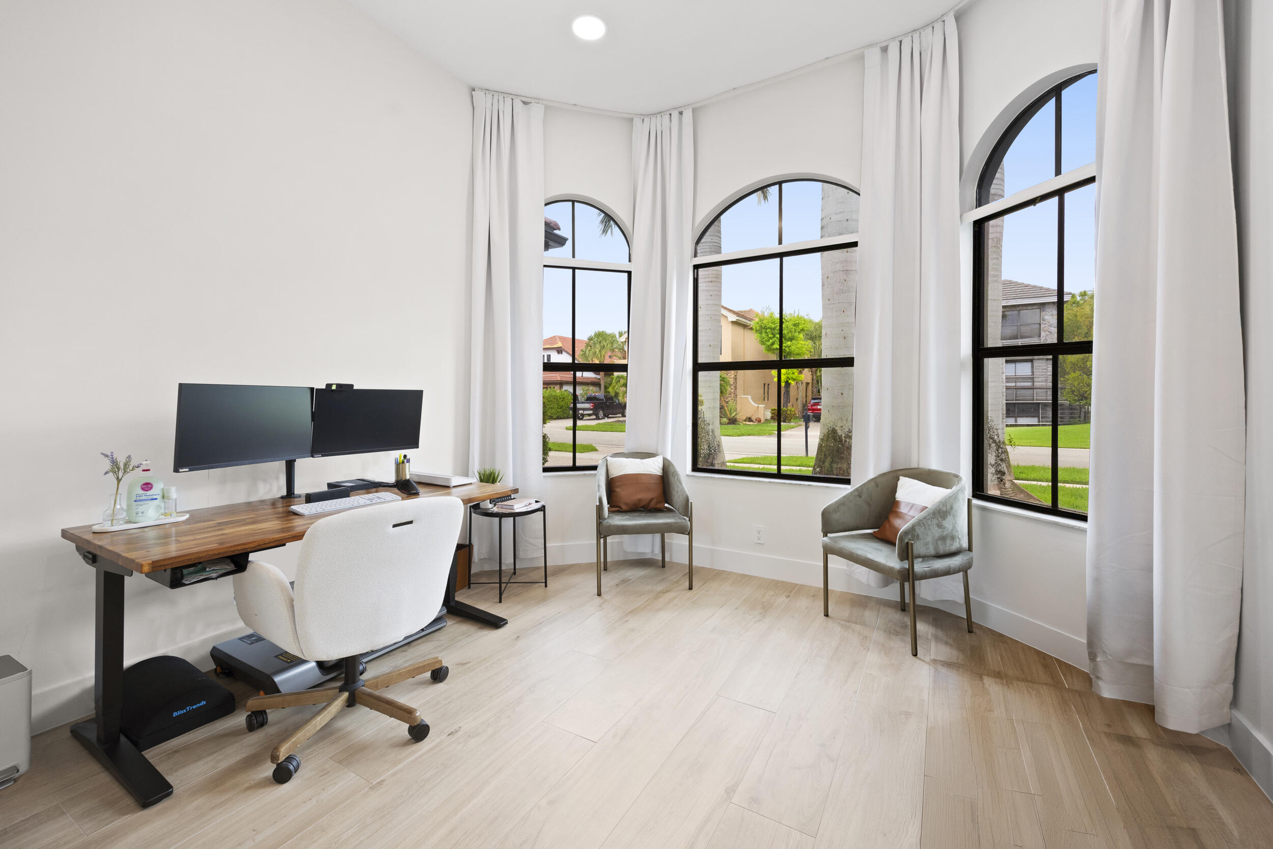 VERSAILLES - Residential