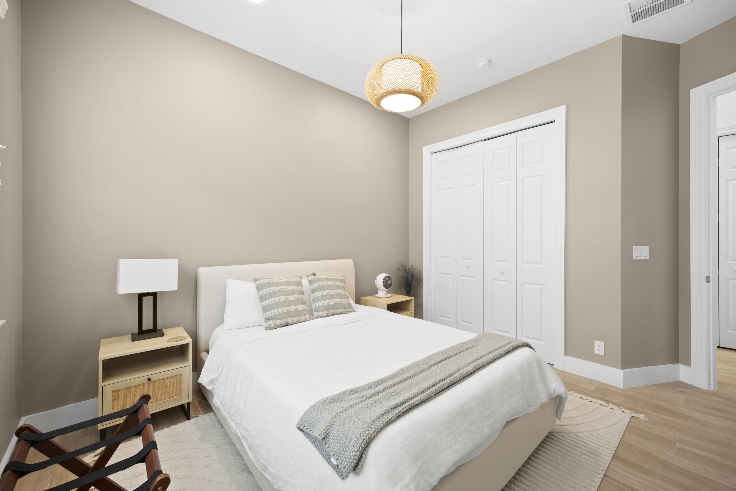 VERSAILLES - Residential