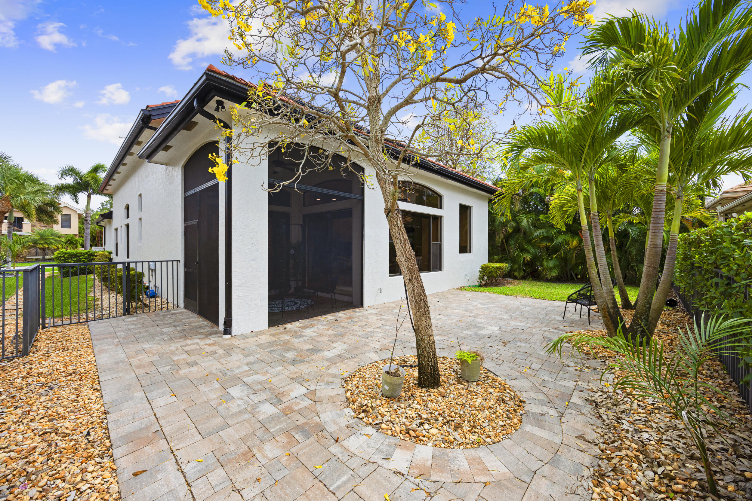 VERSAILLES - Residential